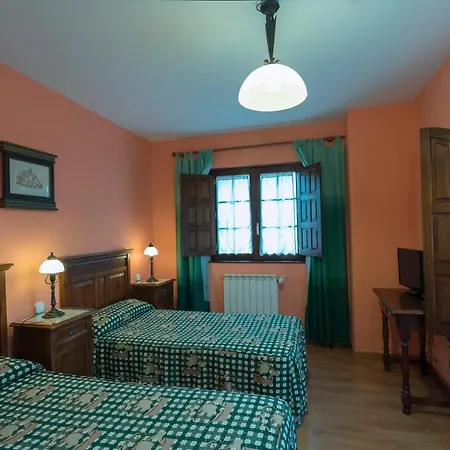 De La Abadia - Adults Only ゲストハウス サンティリャーナ・デル・マル