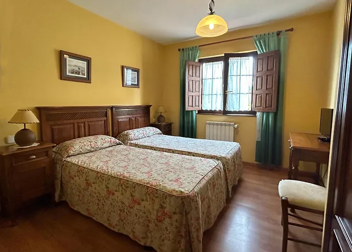 De La Abadia - Adults Only 3*