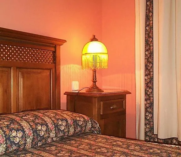 De La Abadia - Adults Only 3*