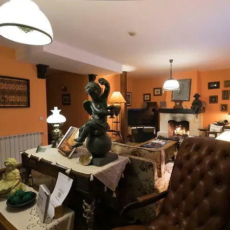 De La Abadia - Adults Only 3*