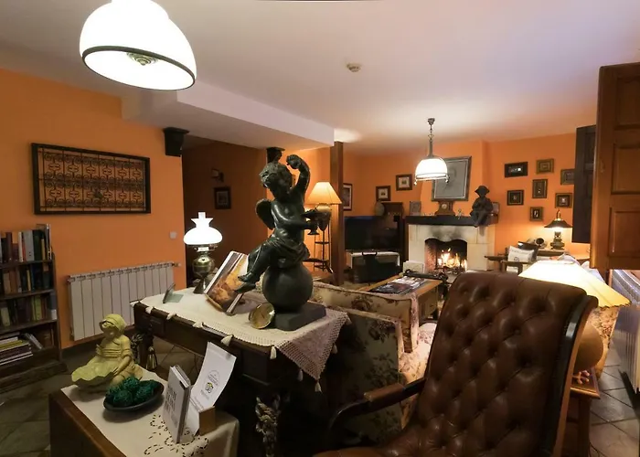 De La Abadia - Adults Only 3*